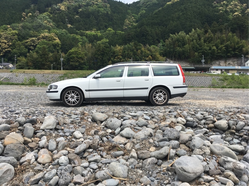 ボルボ V70 2.4_RHD(AT_2.4)