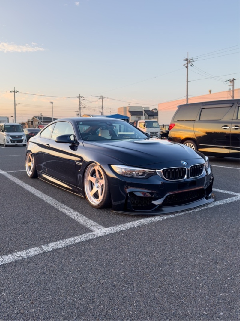 BMW M4 クーペ M4 クーペ_RHD(M DCT_3.0)