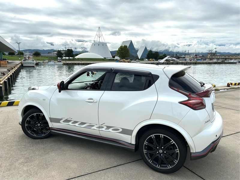 日産 ジューク ニスモ_4WD(CVT_1.6)