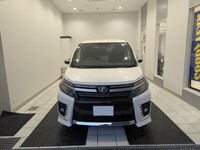 トヨタ ヴォクシー ZS“煌II”_7人乗り_4WD(CVT_2.0)