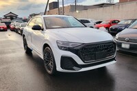 アウディ Q8 50 TDI  クワトロ Sライン_RHD_4WD(ティプトロニック_3.0)