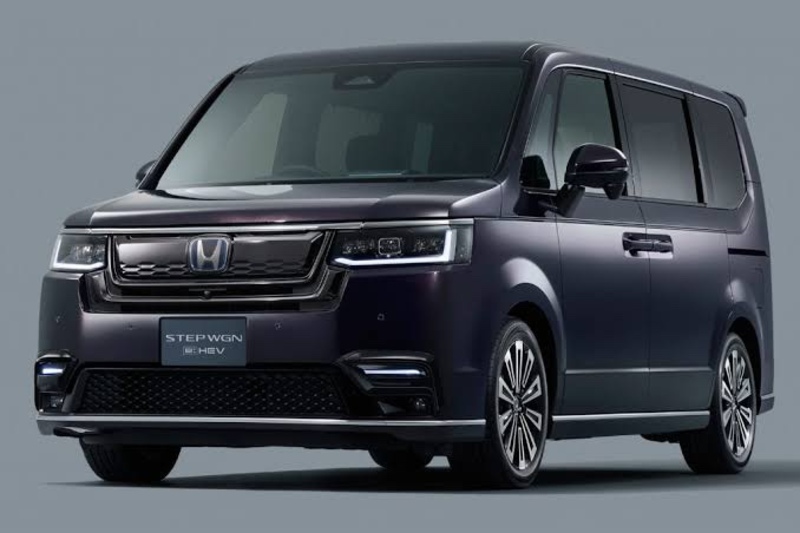 ホンダ ステップワゴンスパーダ e:HEV スパーダ_7人乗り (CVT_2.0)