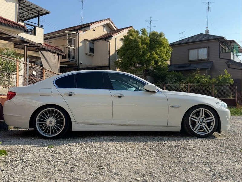 BMW 5シリーズ セダン 523d ブルーパフォーマンス セダン エクスクルーシブ・スポーツ_RHD(AT_2.0)