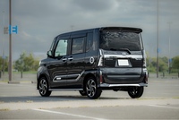 ダイハツ タントカスタム カスタムRS eco IDLE非装着車_4WD(CVT_0.66)