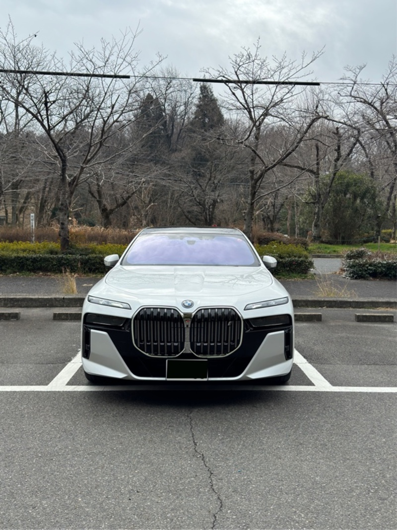 BMW i7 xドライブ60 Mスポーツ_RHD