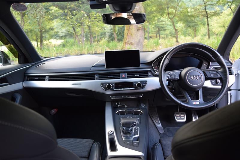 アウディ A4 アバント (ワゴン) アバント 2.0 TFSI クワトロ スポーツ_RHD_4WD(AT_2.0)