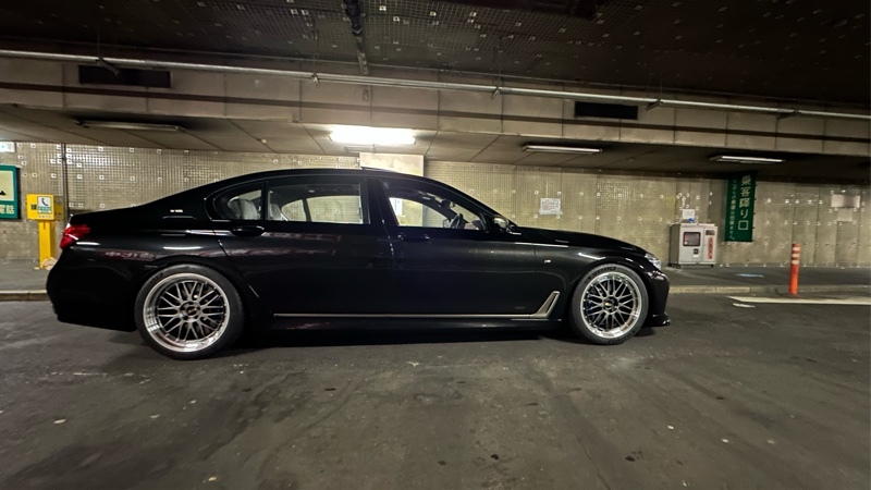 BMW 7シリーズ M760Li xドライブ_RHD_4WD(AT_6.6)