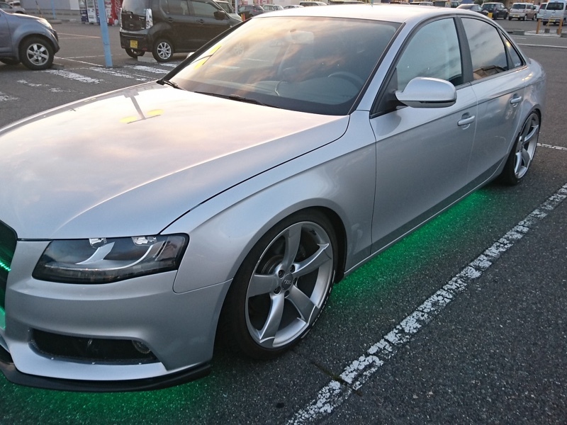 アウディ A4 （セダン） 1.8 TFSI_RHD(CVT_1.8)