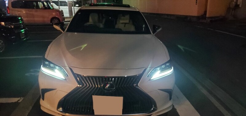 レクサス ESハイブリッド 300h“バージョンL”(CVT_2.5)