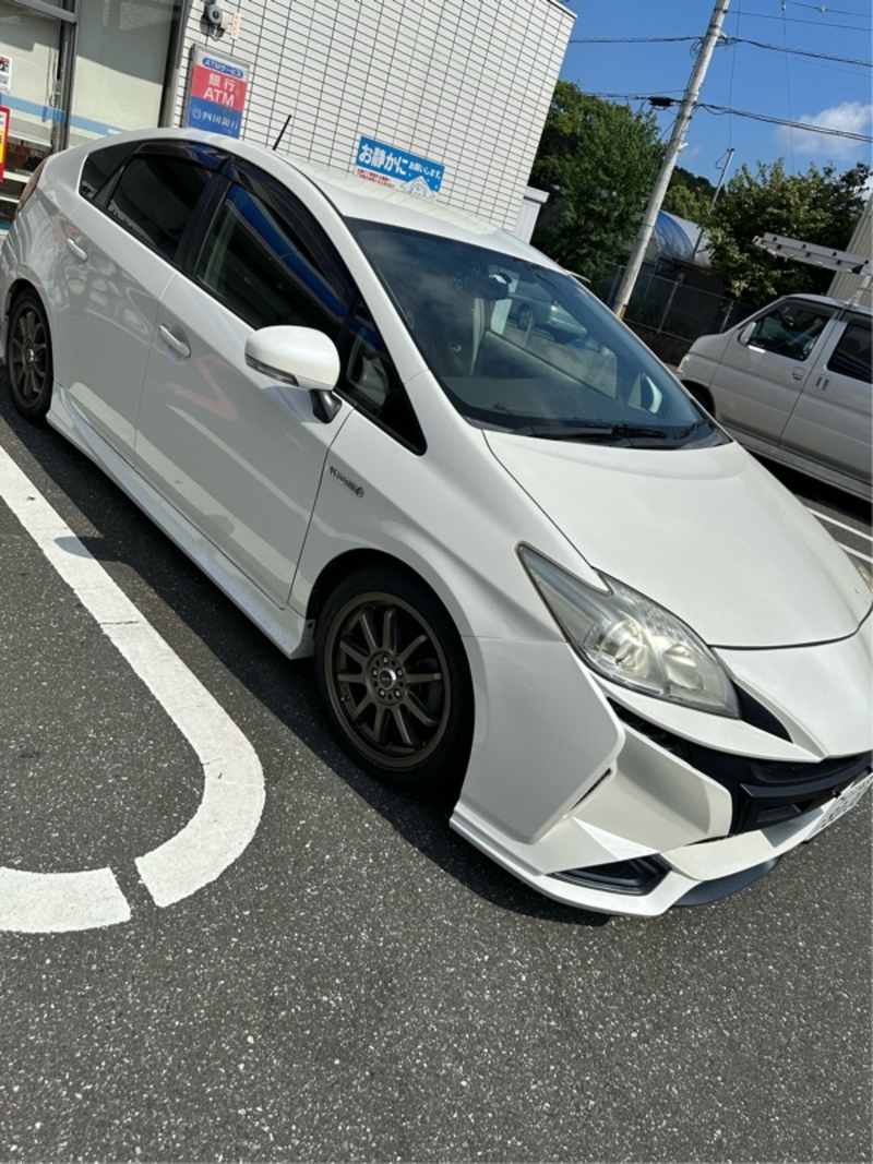 トヨタ プリウス