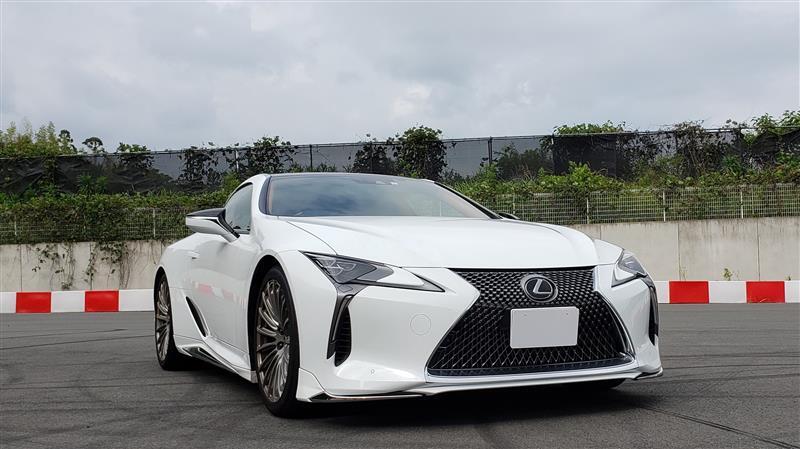 レクサス LC 500“Sパッケージ”(AT_5.0)
