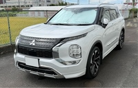 三菱 アウトランダーPHEV P_7人乗り_4WD(2.4)