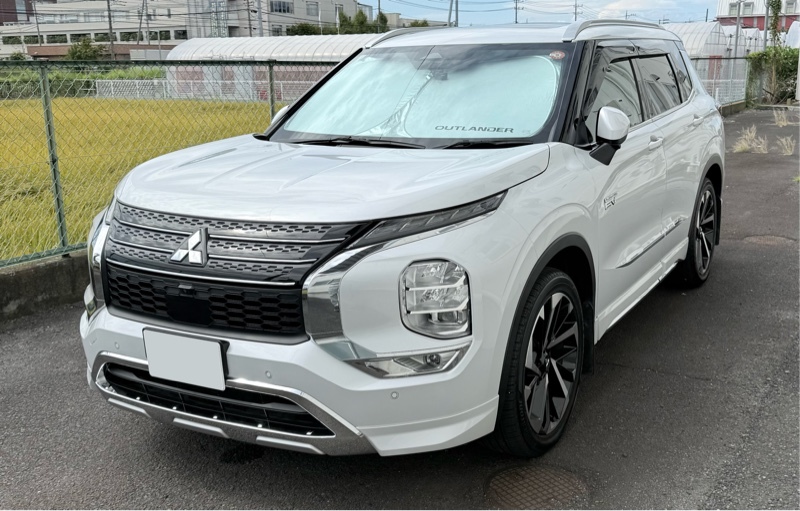 三菱 アウトランダーPHEV P_7人乗り_4WD(2.4)
