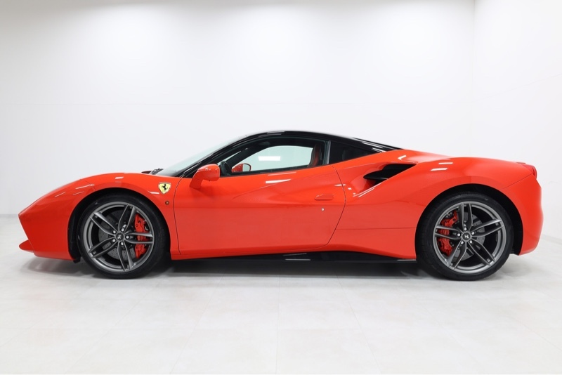 フェラーリ 488GTB 488GTB_LHD(F1DCT_3.9)