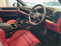 ポルシェ カイエン PHV カイエン S E ハイブリッド_RHD_4WD(Tip-S_3.0)