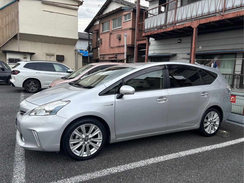 トヨタ プリウスα S_7人乗り(CVT_1.8)
