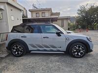 ミニ MINI Crossoverハイブリッド クーパー SE クロスオーバー オール4 アンテイムドエディション_RHD_4WD(AT_1.5)