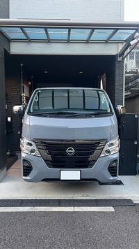 日産 キャラバン バン グランドプレミアムGX ロングボディ 低床_5人乗り_5ドア(AT_2.4_ディーゼル)