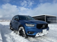 ボルボ XC40 B4 AWD Rデザイン_RHD_AWD(AT_2.0)