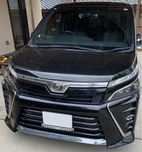 トヨタ ヴォクシー ZS“煌II”_7人乗り_4WD(CVT_2.0)