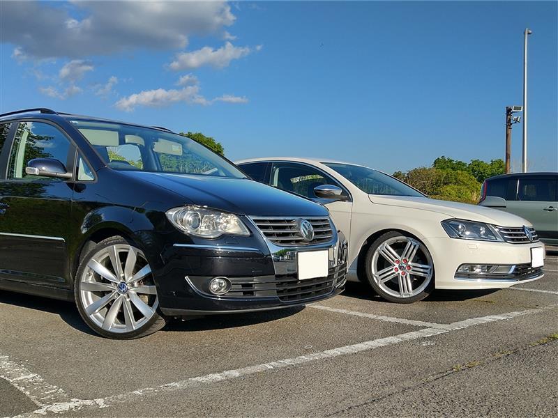 フォルクスワーゲン ゴルフトゥーラン TSI Hightline_RHD(AT1.4)