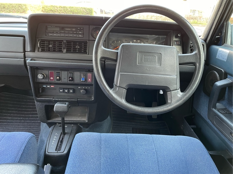 ボルボ 240 セダン 240GL_RHD(AT_2.3)