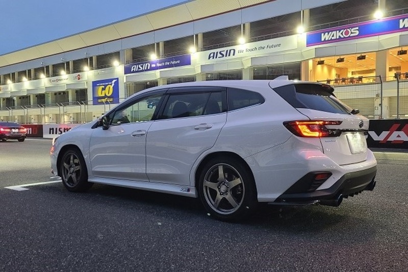 スバル レヴォーグ GT-H EX_AWD(CVT_1.8)