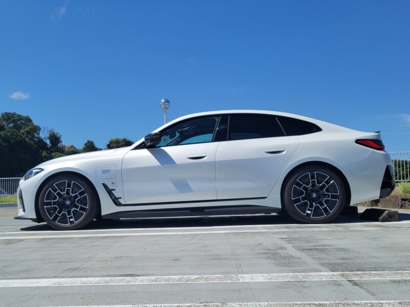 BMW i4 eドライブ40 Mスポーツ_RHD