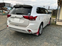 三菱 アウトランダーPHEV G リミテッドエディション_4WD(2.4)