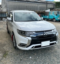 三菱 アウトランダーPHEV G リミテッドエディション_4WD(2.4)