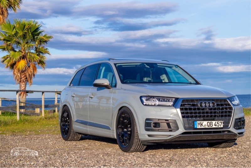 アウディ Q7 3.0 TFSI クワトロ_アダプティブエアサスペンション仕様_RHD_4WD(AT_3.0)