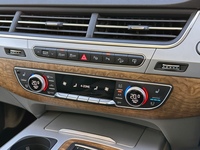 アウディ Q7 3.0 TFSI クワトロ_アダプティブエアサスペンション仕様_RHD_4WD(AT_3.0)