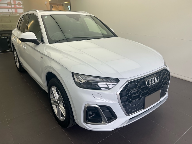アウディ Q5 Q5 40 TDI クワトロ Sライン_RHD_4WD(Sトロニック_2.0)