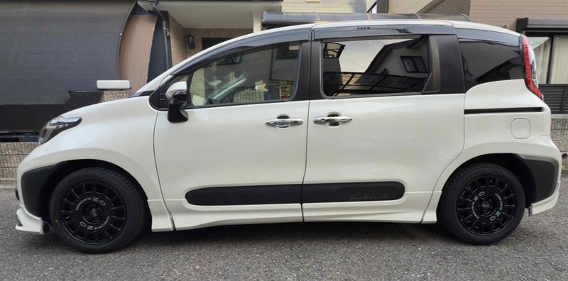トヨタ シエンタ G_7人乗り(CVT_1.5_ハイブリッド)