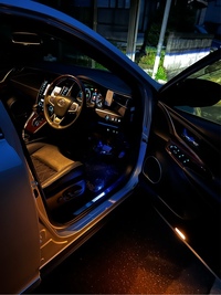 トヨタ ハリアーハイブリッド ハイブリッド プレミアム“アドバンスドパッケージ”_4WD(CVT_2.5)