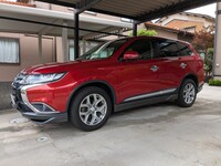 三菱 アウトランダー 24G_4WD(CVT_2.4)