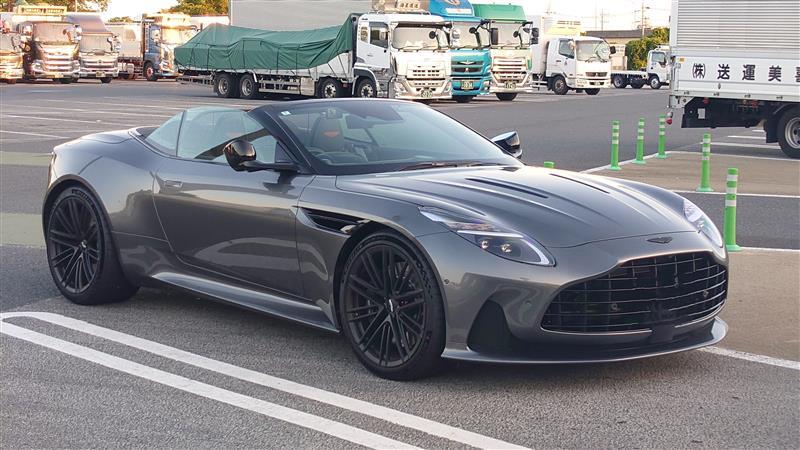アストンマーティン DB12 ヴォランテ 新車情報・カタログ - carview!