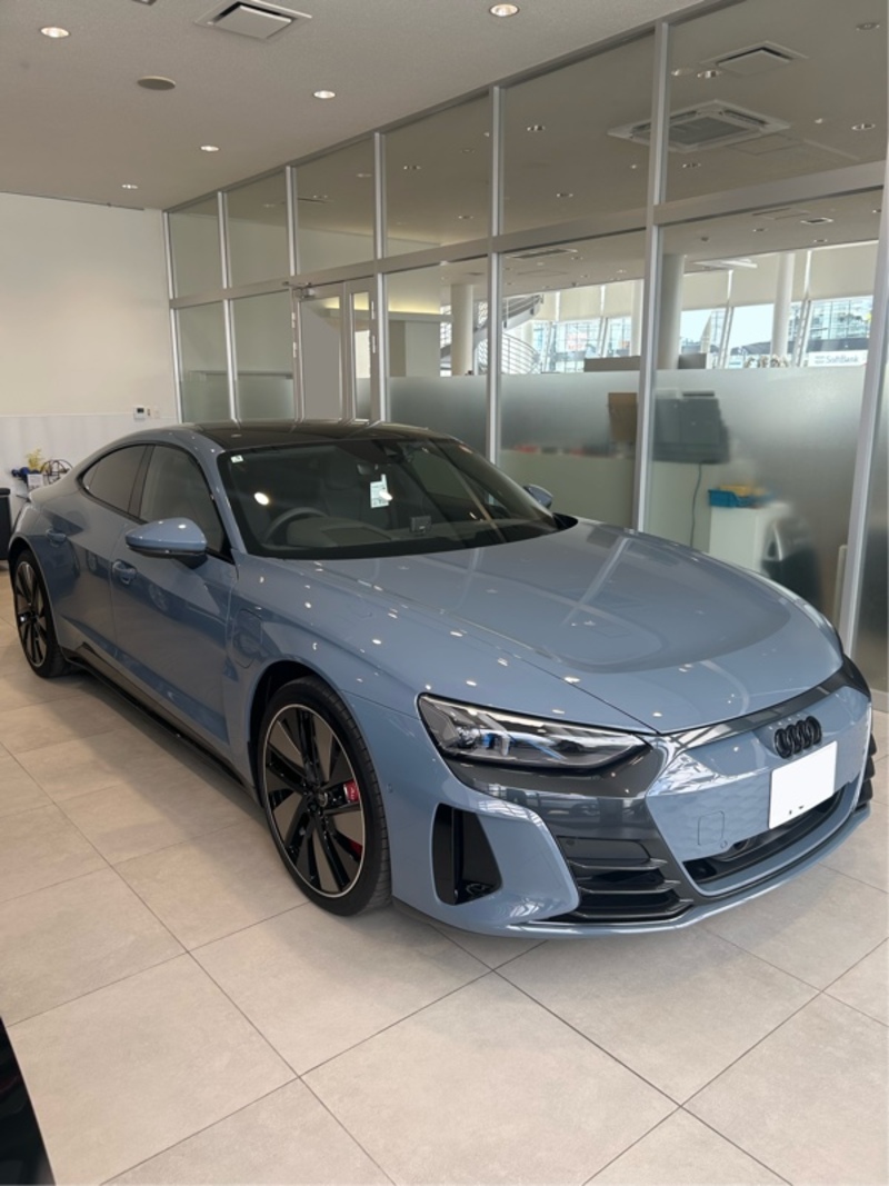 アウディ e-tron GT e-tron GT クワトロ_RHD_4WD(AT)