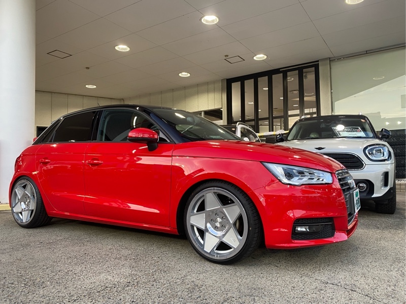 アウディ A1 1.0 TFSI スポーツ_RHD(AT_1.0)