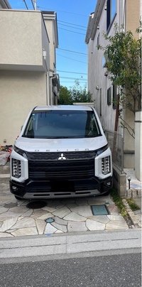 三菱 デリカD:5 シャモニー(電動サイドステップ装着車)_8人乗り_4WD(AT_2.3)