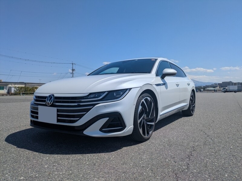 フォルクスワーゲン アルテオン シューティングブレーク TSI 4モーション Rライン アドバンス_RHD_4WD(DSG_2.0)