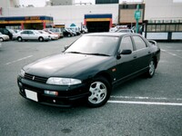 日産 スカイライン GTS(4ドア_AT_2.0)