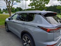 三菱 アウトランダーPHEV P エグゼクティブパッケージ_5人乗り_4WD(2.4)