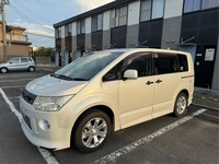三菱 デリカD:5 ローデスト_Gパワーパッケージ_カスタマイズパッケージB_8人乗り_4WD(CVT_2.4)