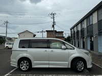 三菱 デリカD:5 ローデスト_Gパワーパッケージ_カスタマイズパッケージB_8人乗り_4WD(CVT_2.4)