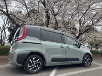 トヨタ シエンタ Z_5人乗り(CVT_1.5_ハイブリッド)