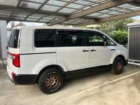 三菱 デリカD:5 シャモニー(電動サイドステップ非装着車)_7人乗り_4WD(AT_2.3)