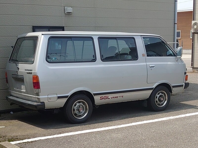 日産 バネットラルゴコーチ