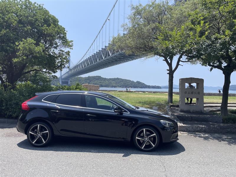 ボルボ V40 D4 Rデザイン_RHD(AT_2.0)