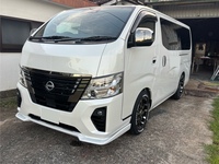 日産 キャラバン バン グランドプレミアムGX ロングボディ 低床_5人乗り_5ドア(AT_2.0_ガソリン)
